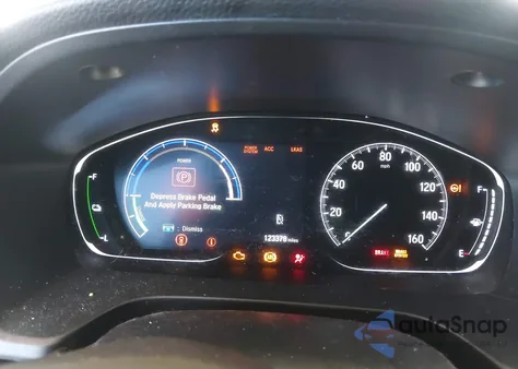 2019 Honda Insight Touring z USA, uszkodzony, nr VIN 19XZE4F99KE034244